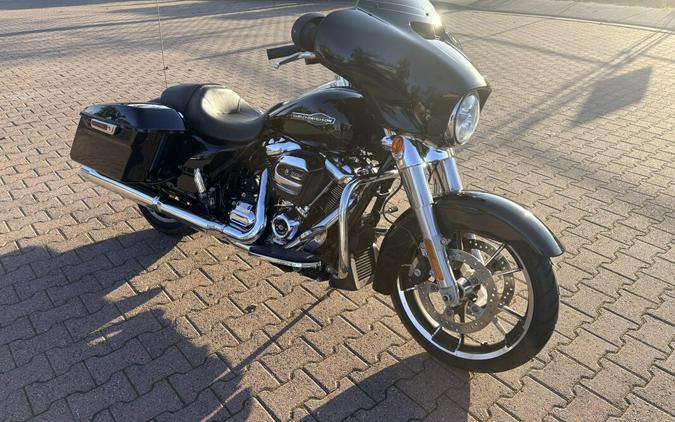 FLHX 2023 Street Glide®