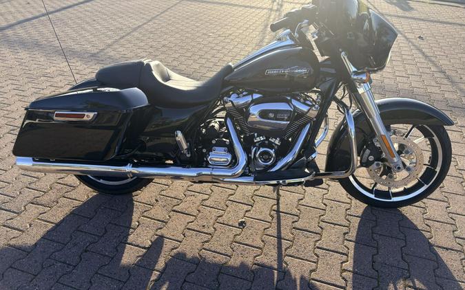 FLHX 2023 Street Glide®