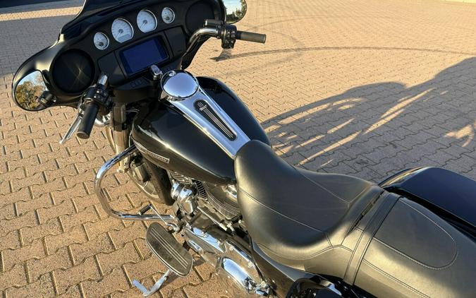 FLHX 2023 Street Glide®