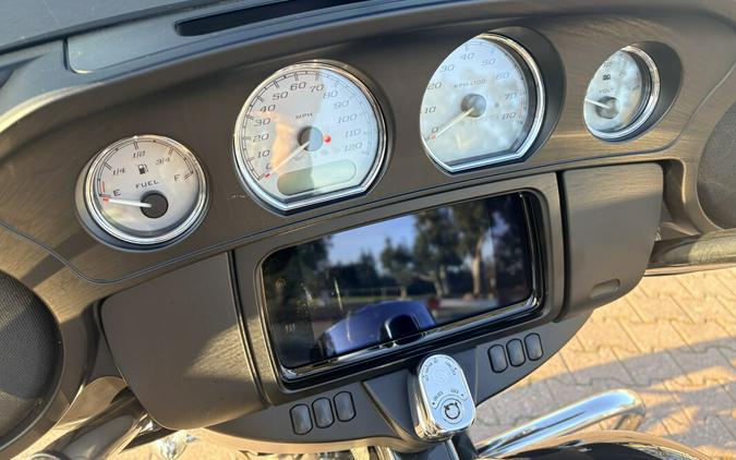 FLHX 2023 Street Glide®