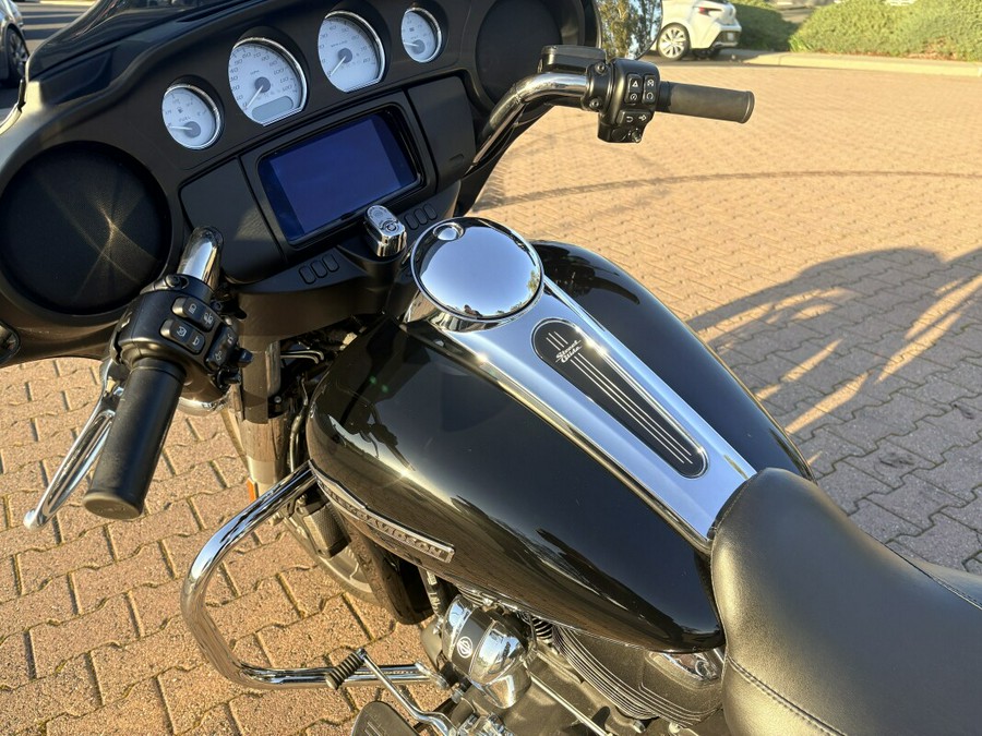 FLHX 2023 Street Glide®