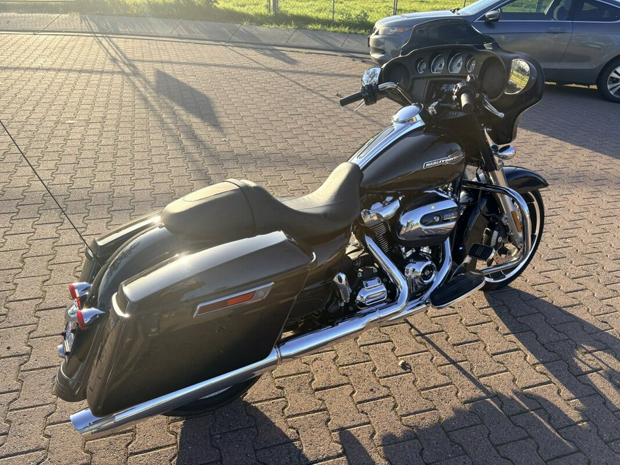 FLHX 2023 Street Glide®