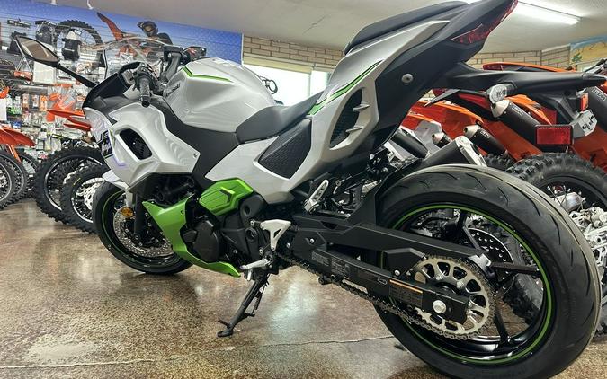 2024 Kawasaki Ninja® 7 Hybrid ABS