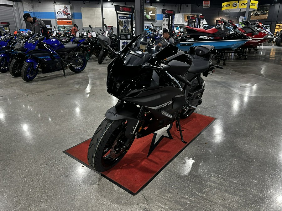 2024 YAMAHA YZF-R7