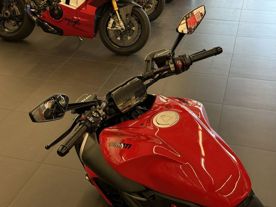 2025 Ducati Diavel V4 Ducati Red