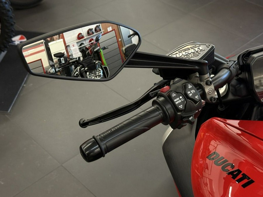 2025 Ducati Diavel V4 Ducati Red