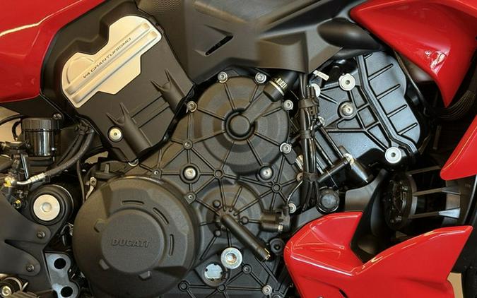 2025 Ducati Diavel V4 Ducati Red