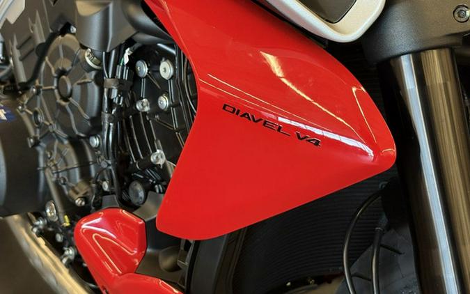 2025 Ducati Diavel V4 Ducati Red