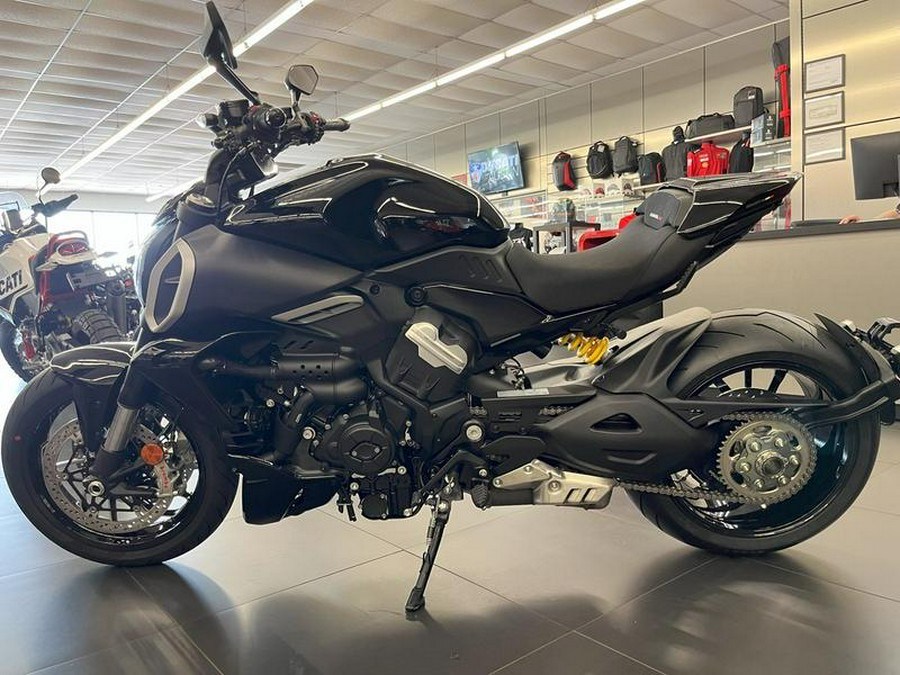 2024 Ducati Diavel V4 Black