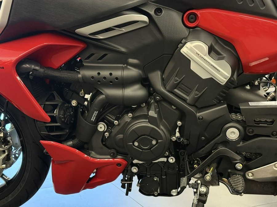 2025 Ducati Diavel V4 Ducati Red