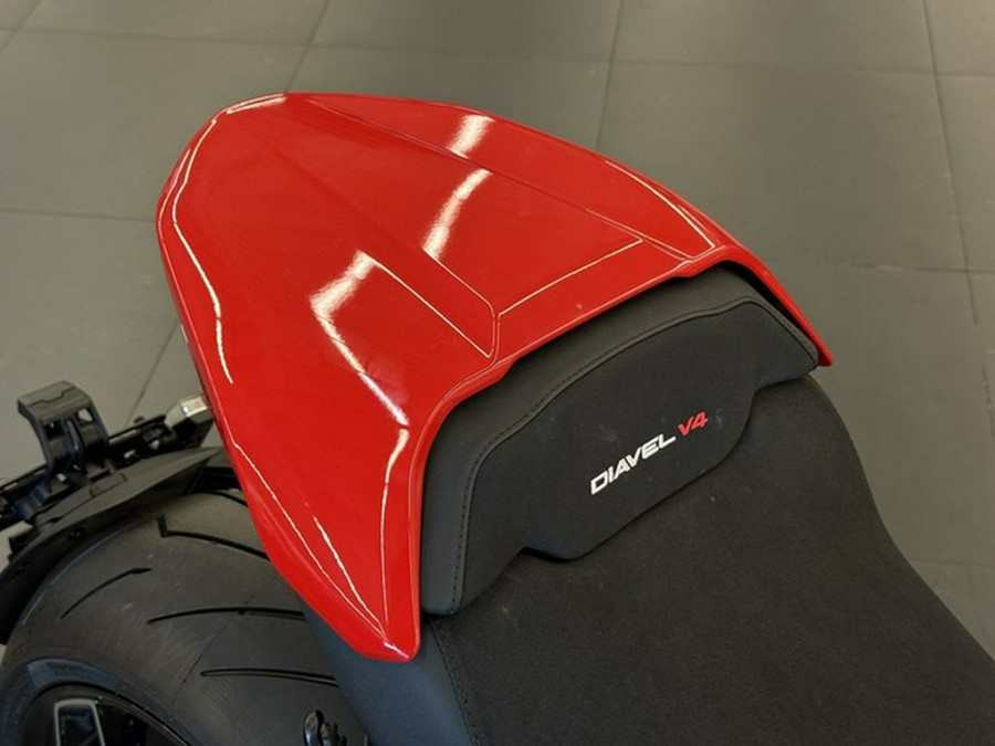 2025 Ducati Diavel V4 Ducati Red