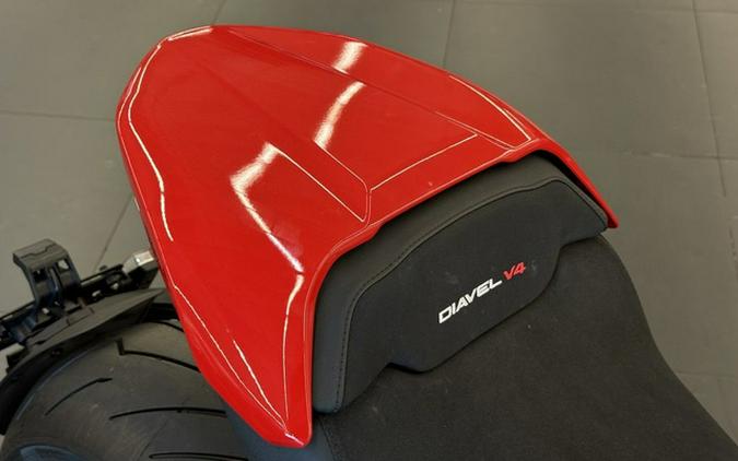 2025 Ducati Diavel V4 Ducati Red
