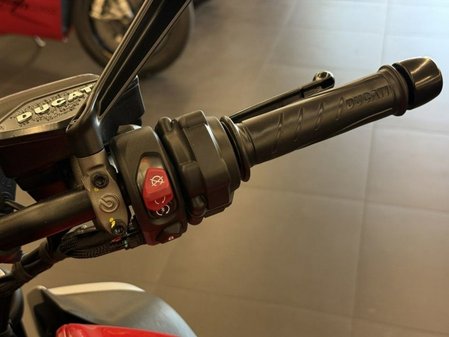 2025 Ducati Diavel V4 Ducati Red