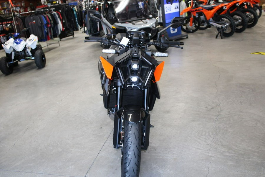 2024 KTM 990 Duke