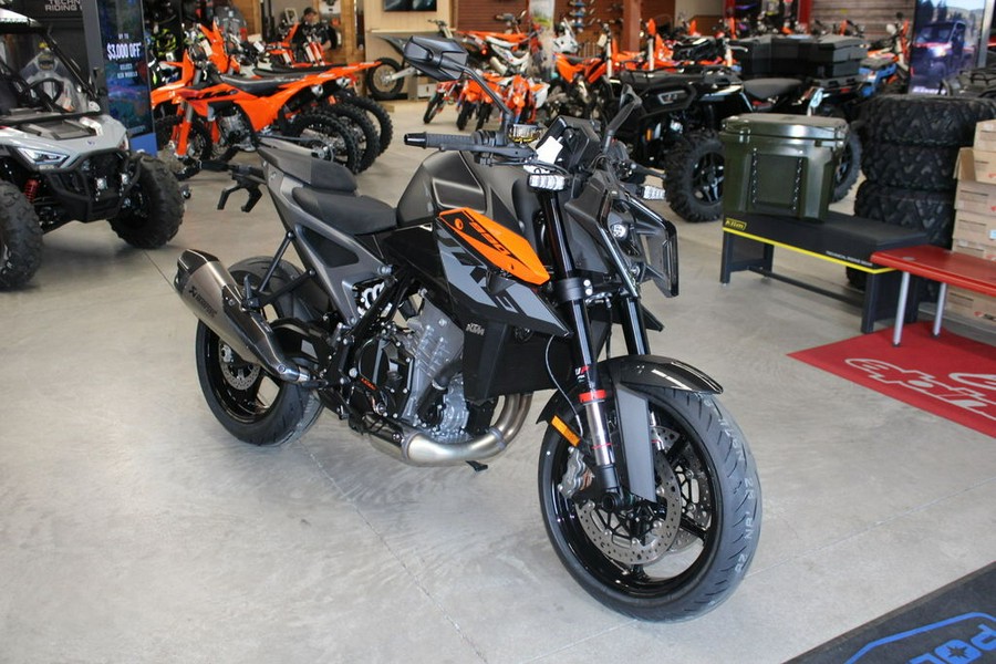 2024 KTM 990 Duke