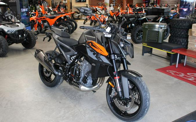 2024 KTM 990 Duke