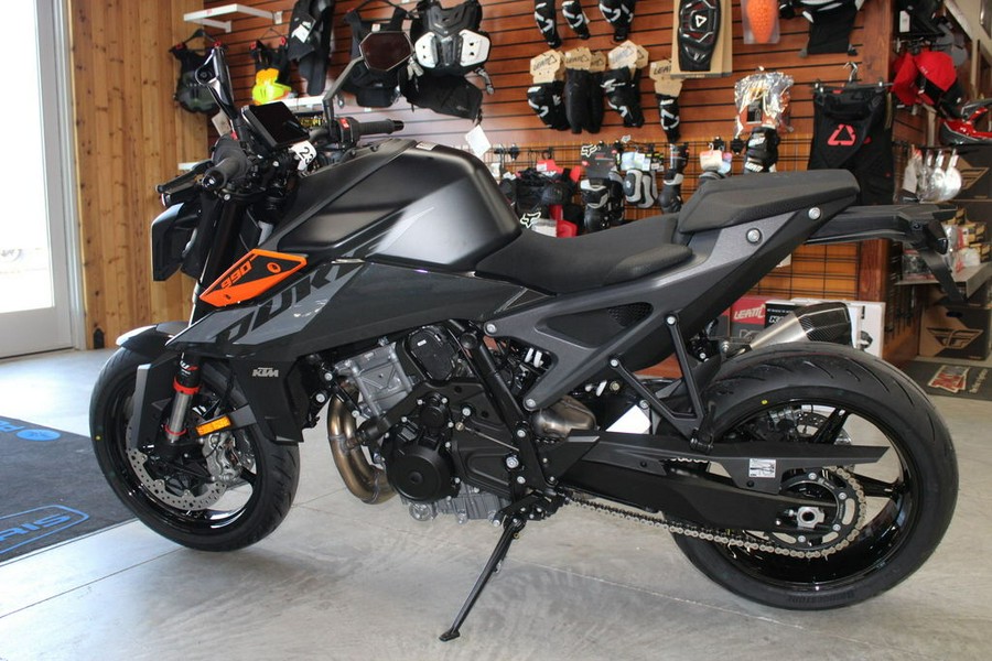 2024 KTM 990 Duke