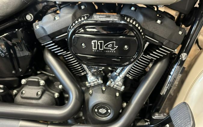 2022 Harley-Davidson® Heritage Classic 114 White Sand Pearl w/Laced Wheels FLHCS