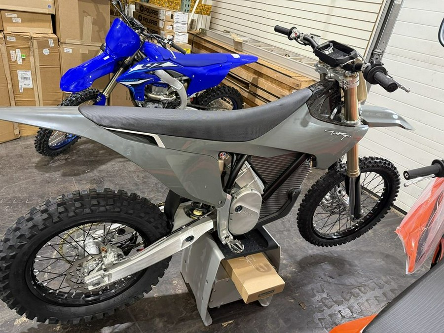 2024 Stark VARG Alpha Enduro 18"_80HP