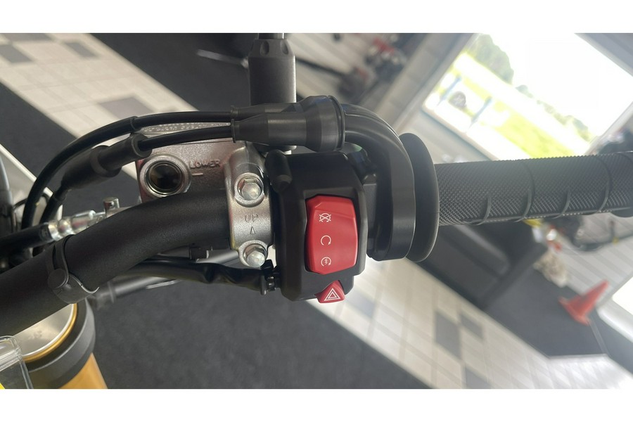 2025 Suzuki DR-Z4SM5