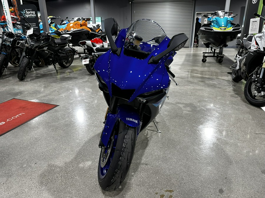 2024 YAMAHA YZF-R1