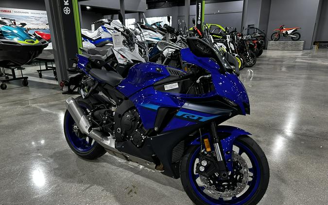 2024 YAMAHA YZF-R1