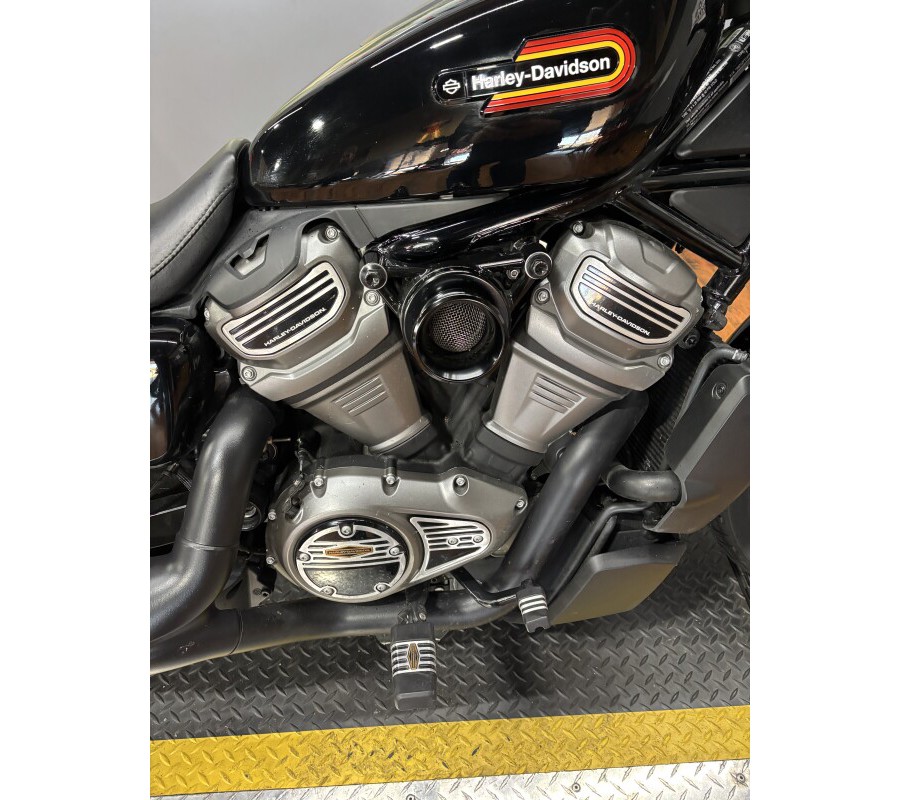 2023 Harley-Davidson® Nightster™ Special BLACK