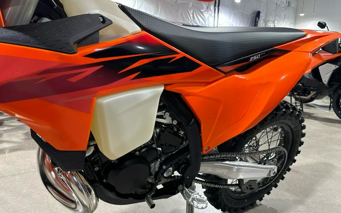 2027 KTM 250 XC-W