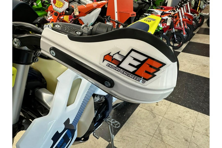 2024 Husqvarna Motorcycles TOWN AND COUNTRY RACE EDITION FE 350S