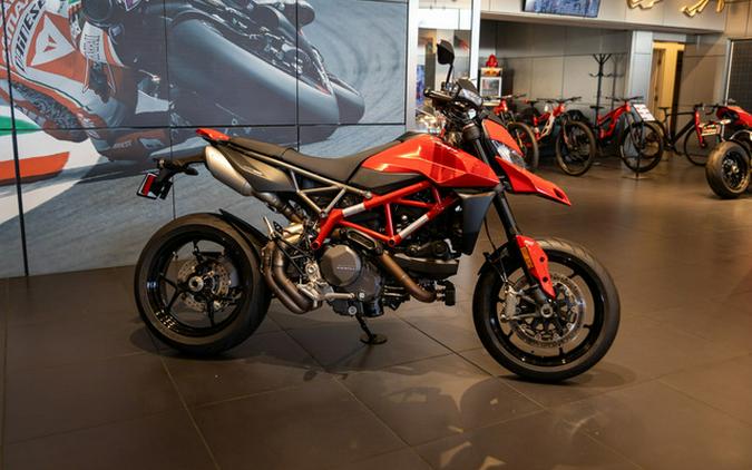 2025 Ducati HYPERMOTARD 950