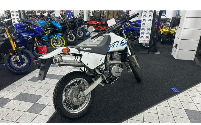 2025 Suzuki DR650SEM5