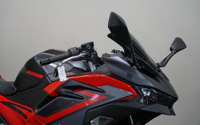 2025 Kawasaki Ninja® 500 SE ABS