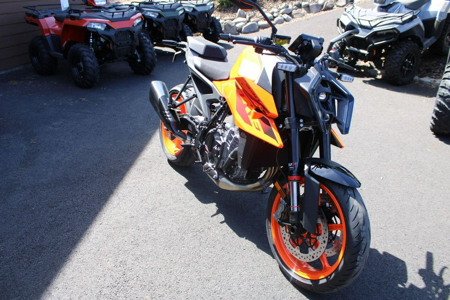 2024 KTM 990 Duke