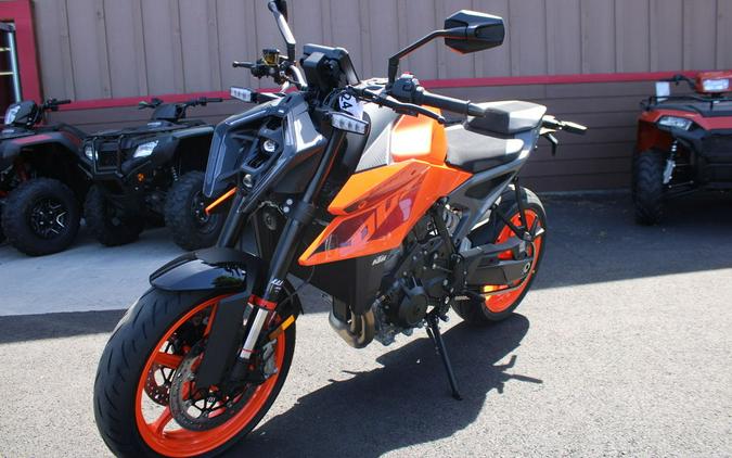 2024 KTM 990 Duke Review [A Dozen Fast Facts]