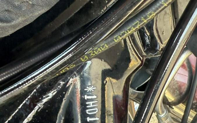 2018 Harley-Davidson® Ultra Limited Wicked Red/Twisted Cherry