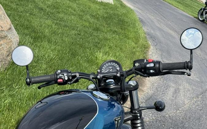 2026 Triumph Bonneville Bobber Interstellar Blue