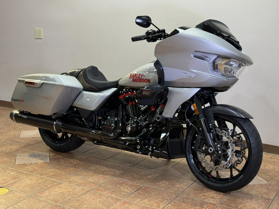 2025 FLTRXSTSE CVO™ Road Glide® ST