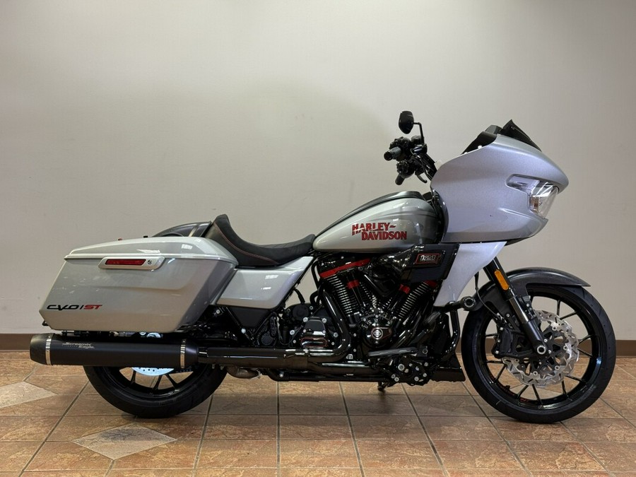 2025 FLTRXSTSE CVO™ Road Glide® ST