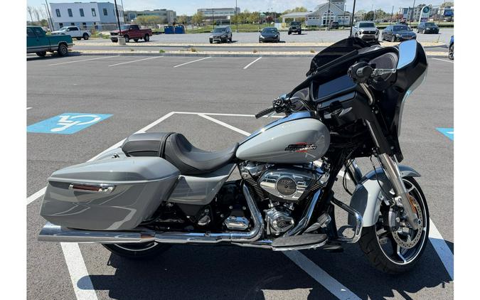 2025 FLHX - Harley-Davidson®