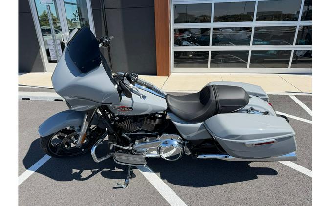 2025 FLHX - Harley-Davidson®