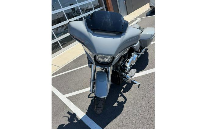 2025 FLHX - Harley-Davidson®