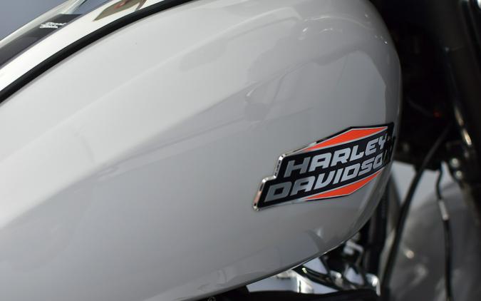 2024 Harley-Davidson Street Glide Billiard Gray