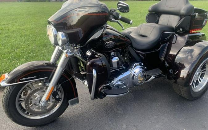 2011 Harley-Davidson® FLHTCUTG - Tri Glide® Ultra Classic®