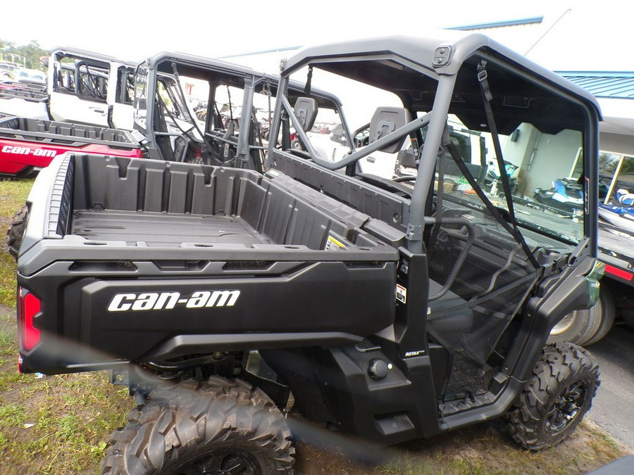 2024 Can-Am® Defender DPS HD7 Tundra Green