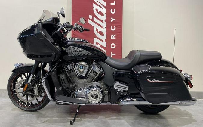 2021 Indian Motorcycle® Challenger® Limited Thunder Black Pearl