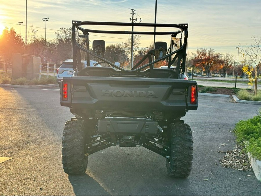 2025 Honda Pioneer 1000 Deluxe