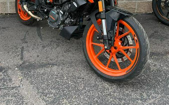 2022 KTM Duke 200