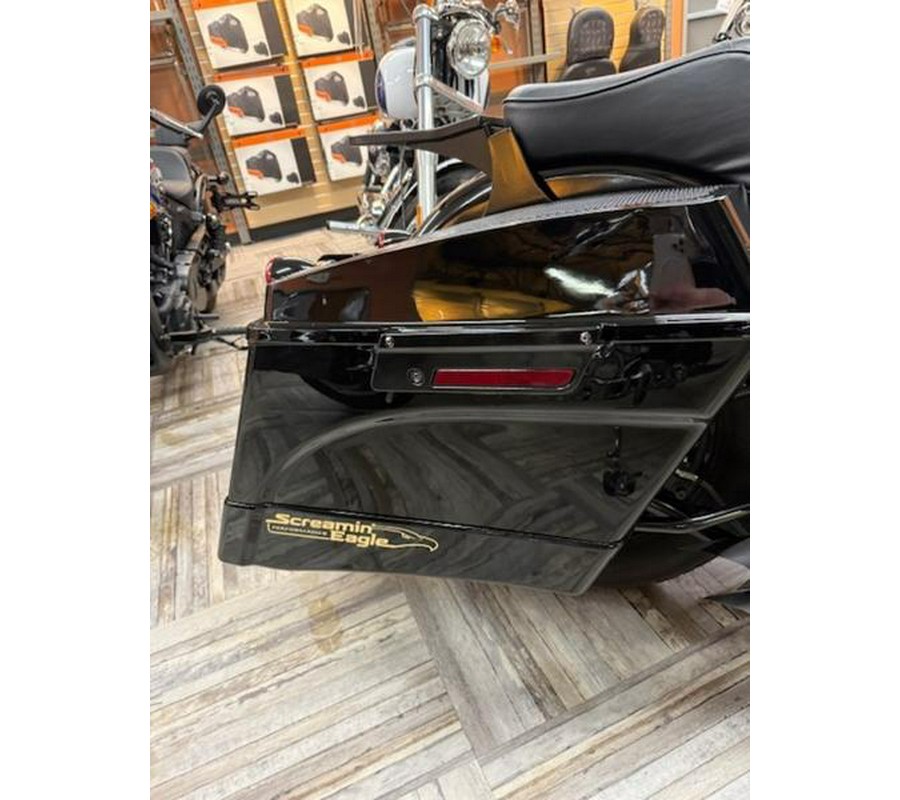 2016 Harley-Davidson® FLSS - Softail Slim® S