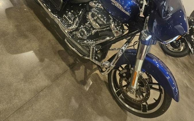 2017 Harley-Davidson Street Glide FLHXS - Special