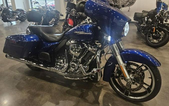 2017 Harley-Davidson Street Glide FLHXS - Special